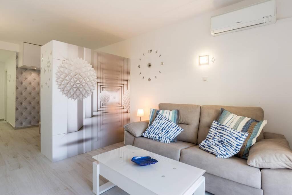Sol Apartment - C&G Benal Beach Benalmádena Esterno foto