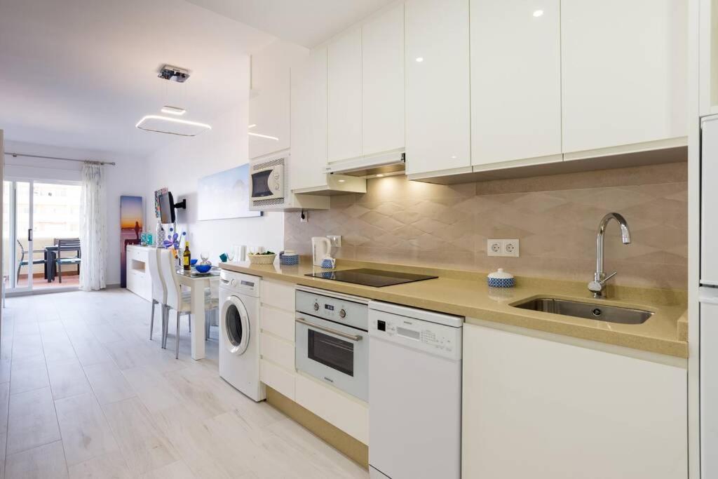 Sol Apartment - C&G Benal Beach Benalmádena Esterno foto