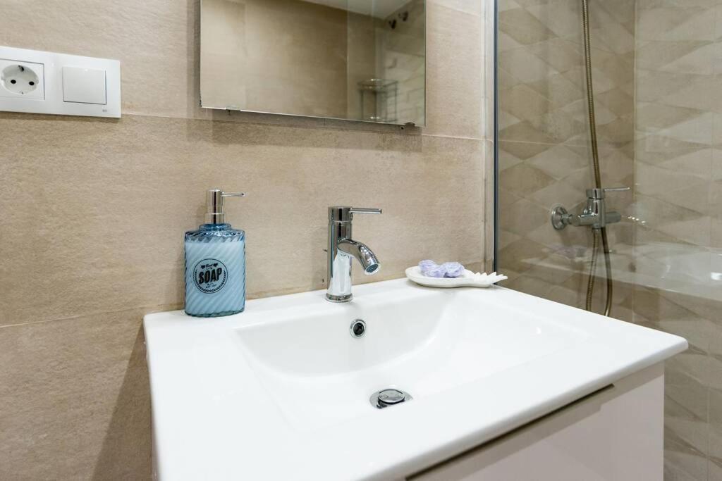 Sol Apartment - C&G Benal Beach Benalmádena Esterno foto
